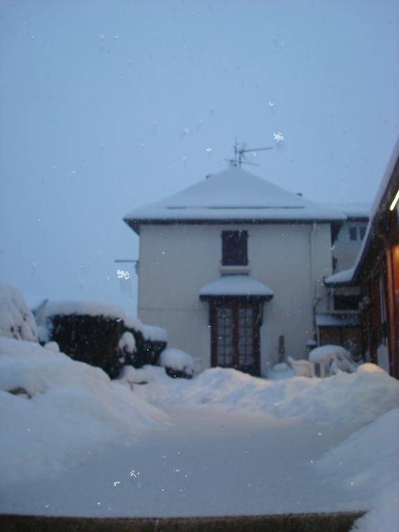 Chez Corine Marque Bassia Lägenhet Luz-Saint-Sauveur Rum bild